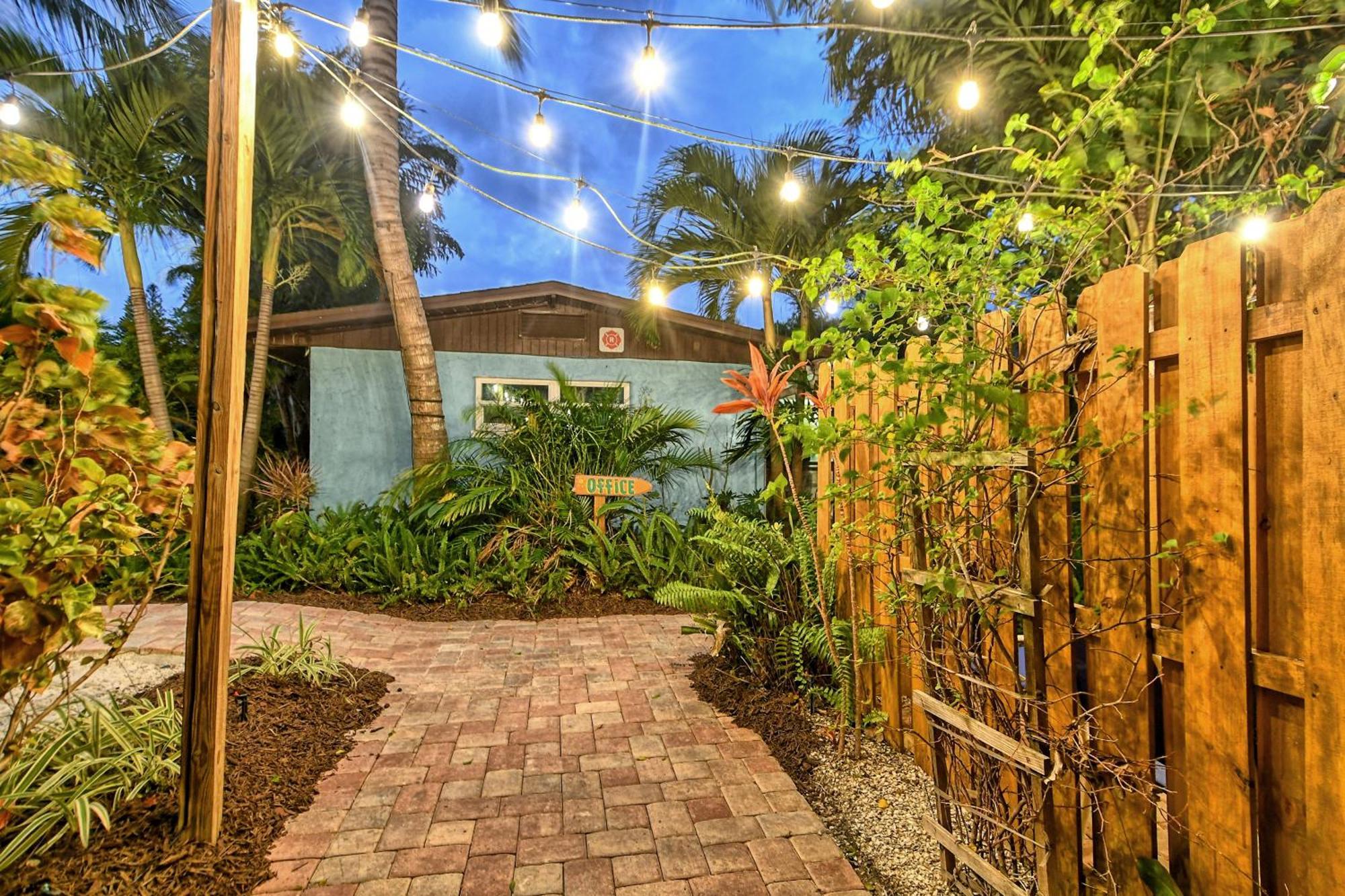 Siesta Key Palms Resort Point O'Rocks Exterior foto
